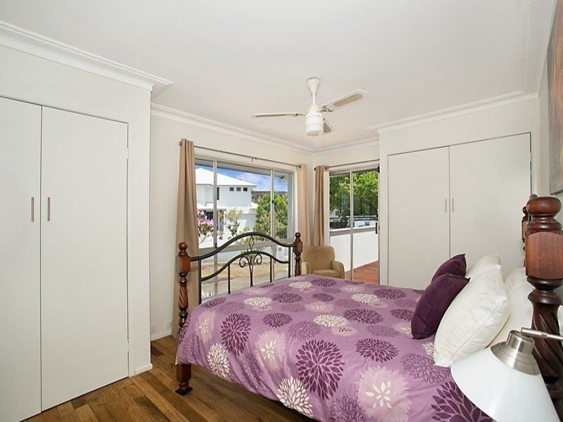25 Sunrise Boulevard, Surfers Paradise QLD 4217