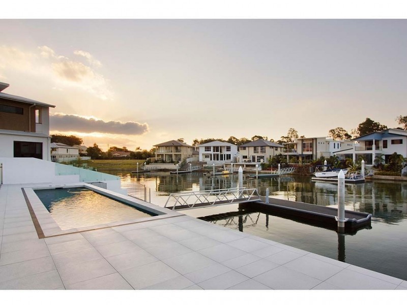 13 North Quay Drive, Biggera Waters QLD 4216