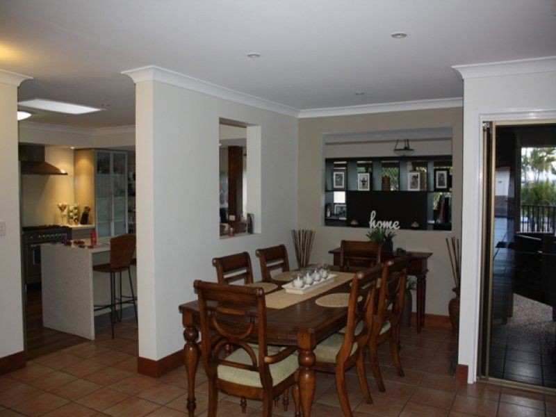 39 Beverley Crescent, Broadbeach Waters QLD 4218