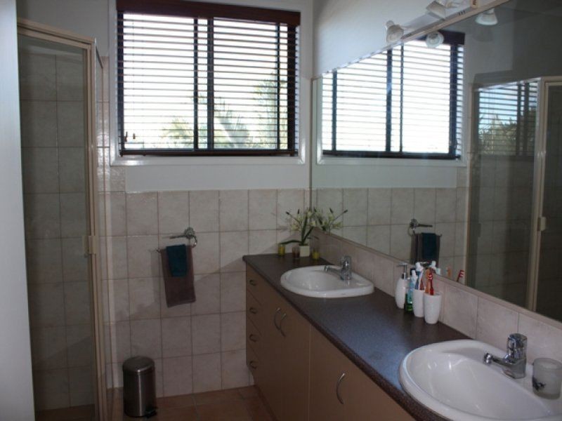 39 Beverley Crescent, Broadbeach Waters QLD 4218