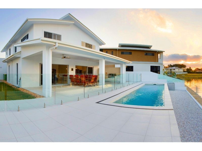 13 North Quay Drive, Biggera Waters QLD 4216