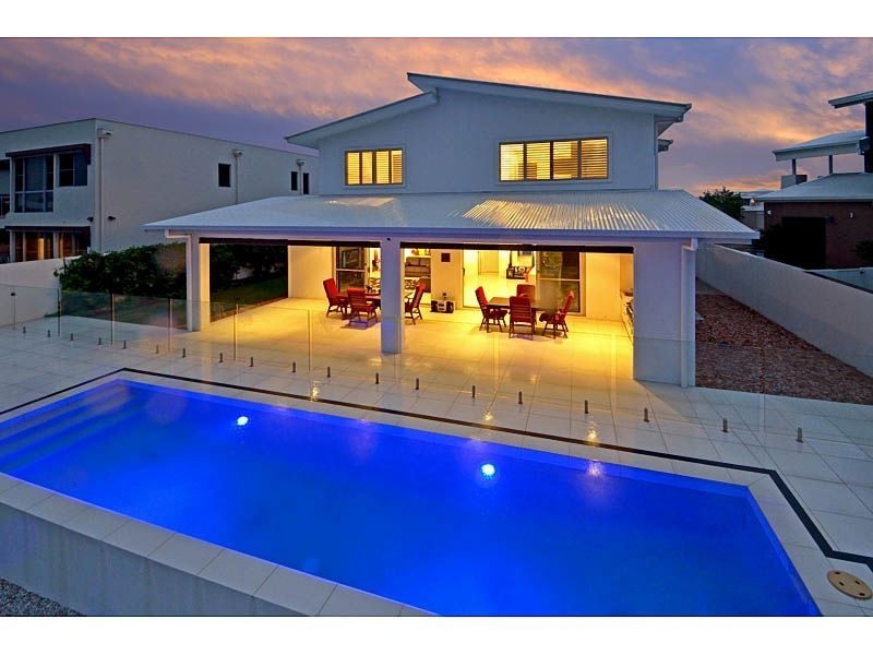 13 North Quay Drive, Biggera Waters QLD 4216