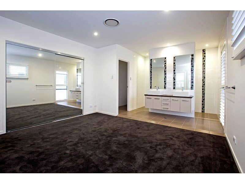 13 North Quay Drive, Biggera Waters QLD 4216