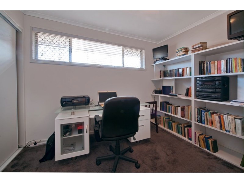 8 Kalimna Drive, Broadbeach Waters QLD 4218