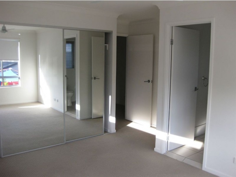 13/446 Pine Ridge Rd, Coombabah QLD 4216