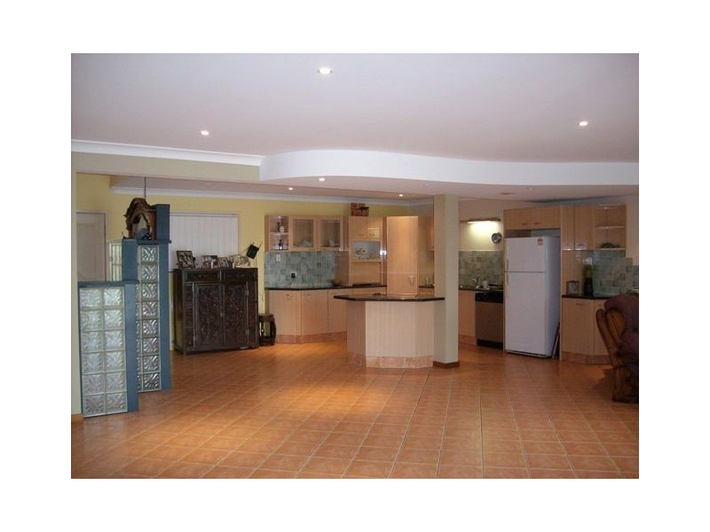36 T E Peters Drive, Broadbeach Waters QLD 4218