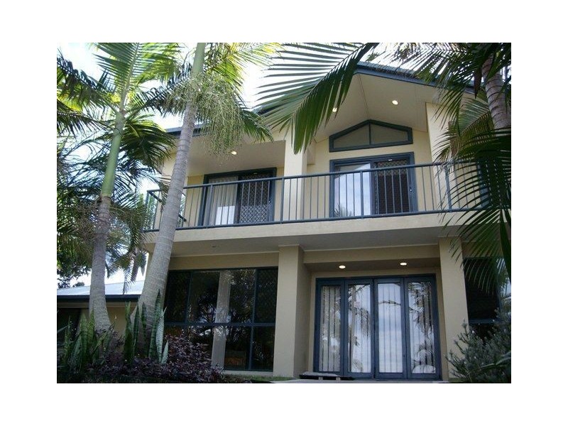 36 T E Peters Drive, Broadbeach Waters QLD 4218