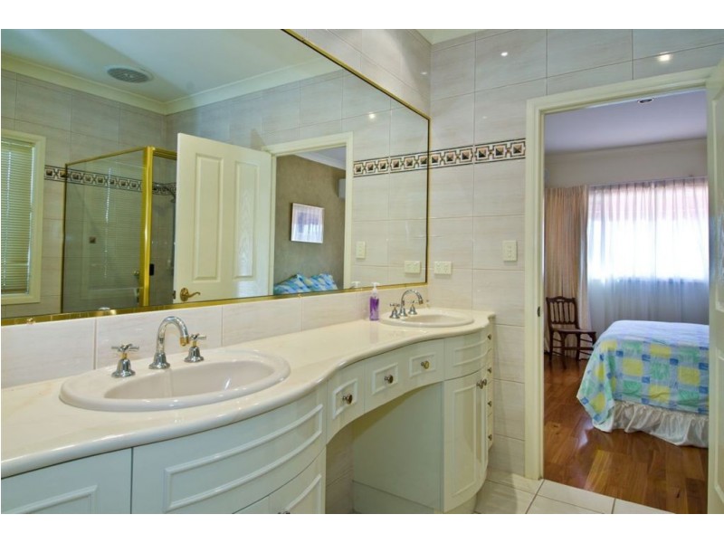 18 Kuranda Drive, Robina QLD 4226