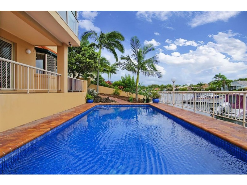 43 Pebble Beach Drive, Runaway Bay QLD 4216