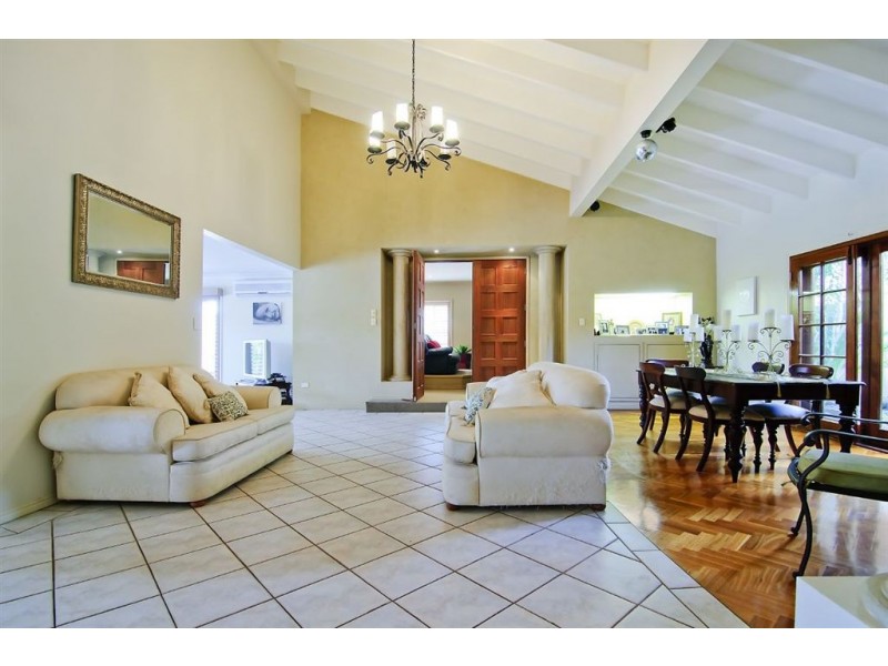 43 Pebble Beach Drive, Runaway Bay QLD 4216