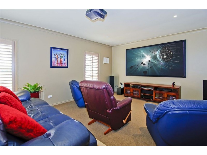 43 Pebble Beach Drive, Runaway Bay QLD 4216