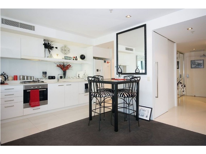 708/9 Hamilton Ave, Surfers Paradise QLD 4217