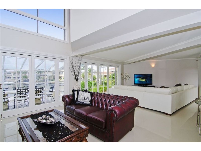 84 Pebble Beach Drive, Runaway Bay QLD 4216