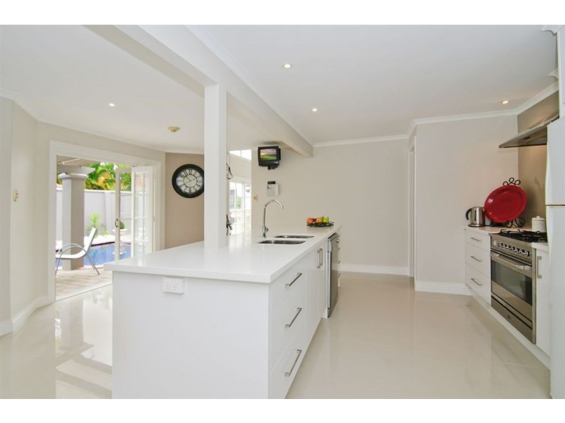 84 Pebble Beach Drive, Runaway Bay QLD 4216