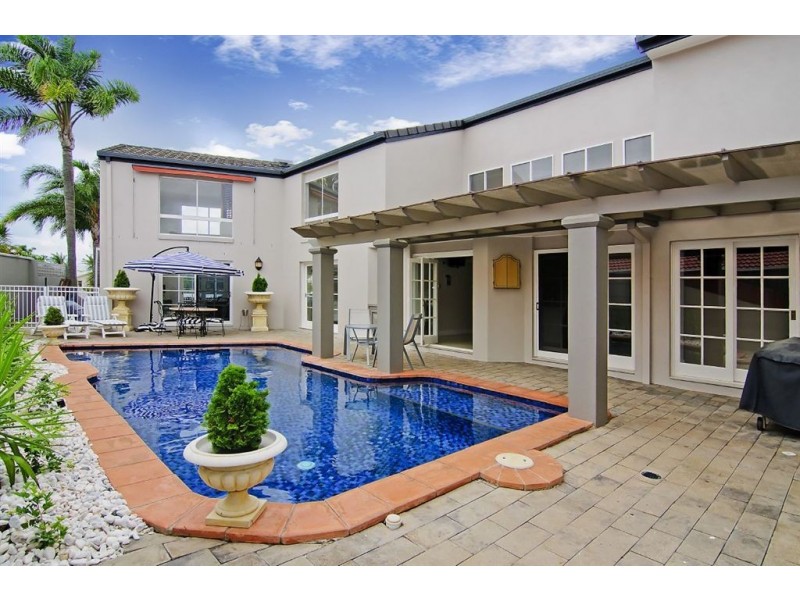 84 Pebble Beach Drive, Runaway Bay QLD 4216