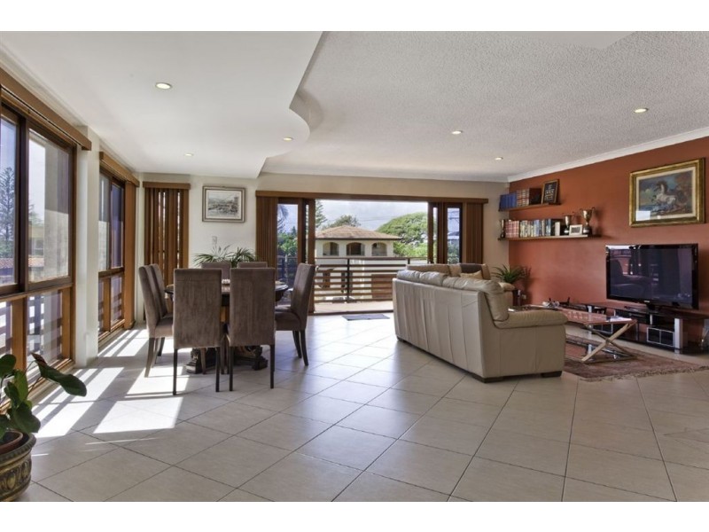 19 Alfred Street, Mermaid Beach QLD 4218