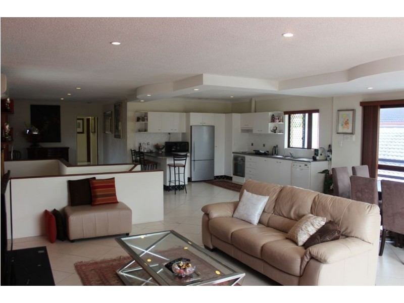 19 Alfred Street, Mermaid Beach QLD 4218