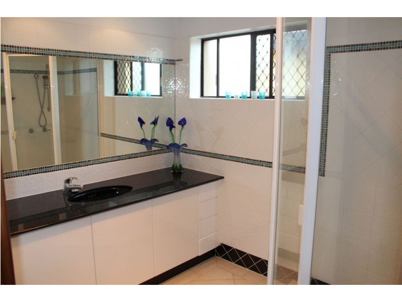 19 Alfred Street, Mermaid Beach QLD 4218