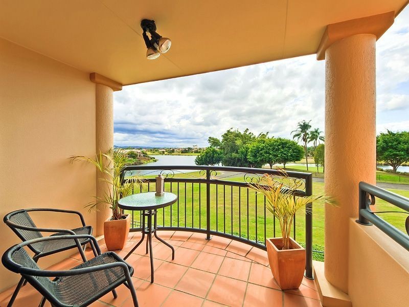 49/85 Palm Meadows Drive, Carrara QLD 4211