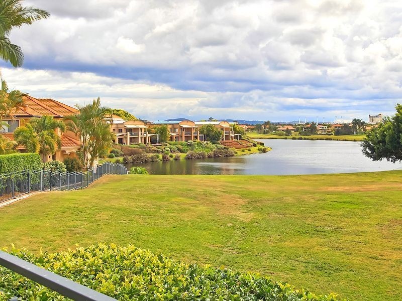 49/85 Palm Meadows Drive, Carrara QLD 4211