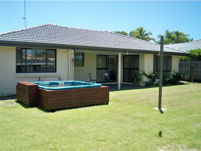 74 Hooker Boulevard, Mermaid Waters QLD 4218