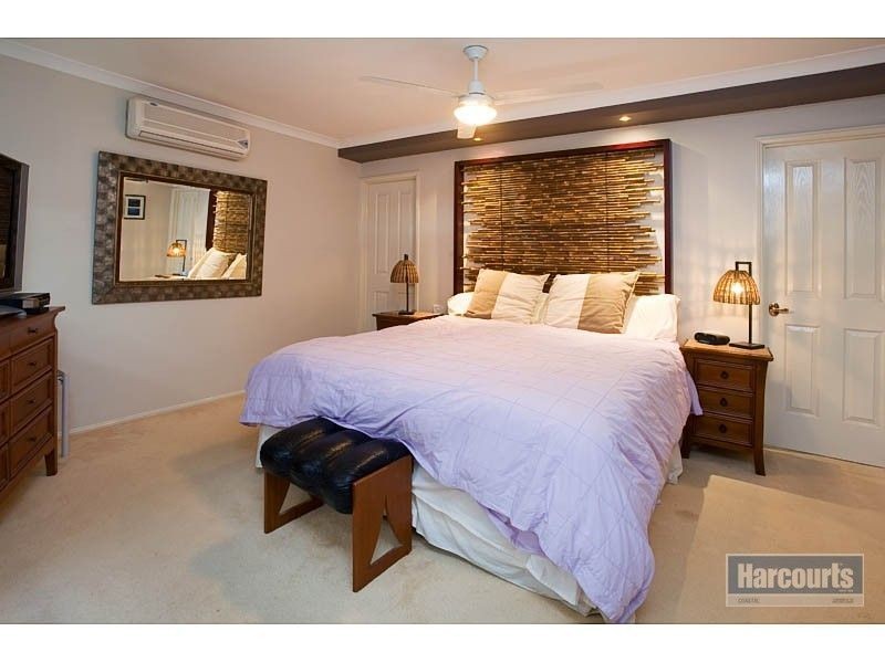 6 Namatjira Street, Paradise Point QLD 4216