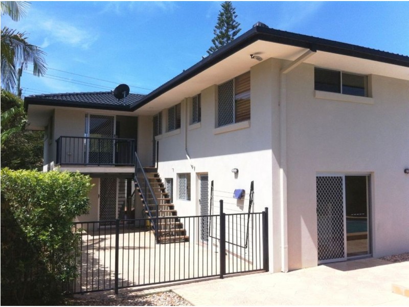 7 Karina Crescent, Broadbeach Waters QLD 4218