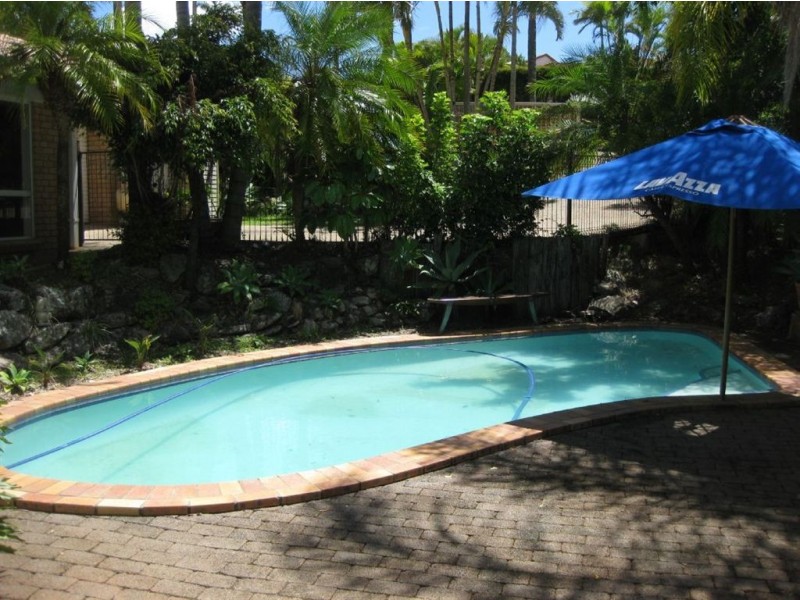 18 Ballyliffen Court, Robina QLD 4226