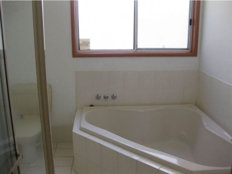 18 Ballyliffen Court, Robina QLD 4226