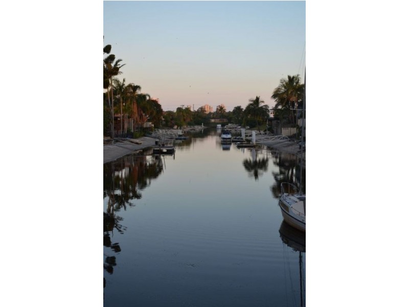 160 Monaco Street, Broadbeach Waters QLD 4218