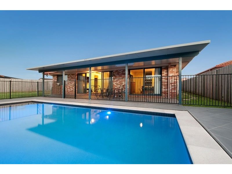 15 Meadow Way, Upper Coomera QLD 4209