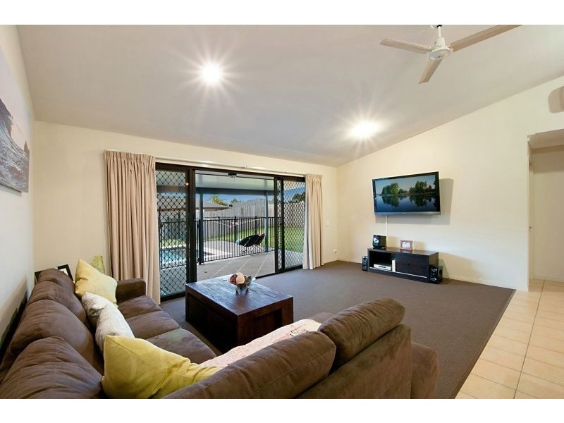 15 Meadow Way, Upper Coomera QLD 4209