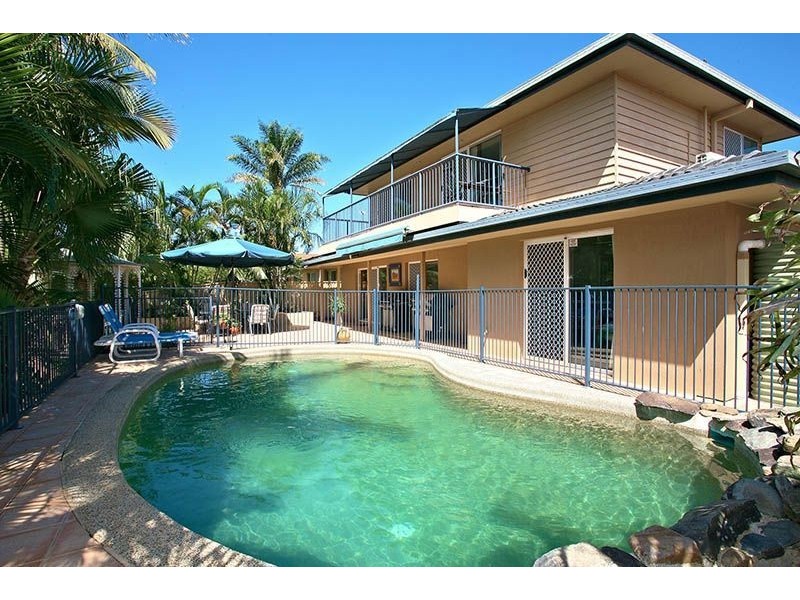 7 Ensenada Court, Broadbeach Waters QLD 4218