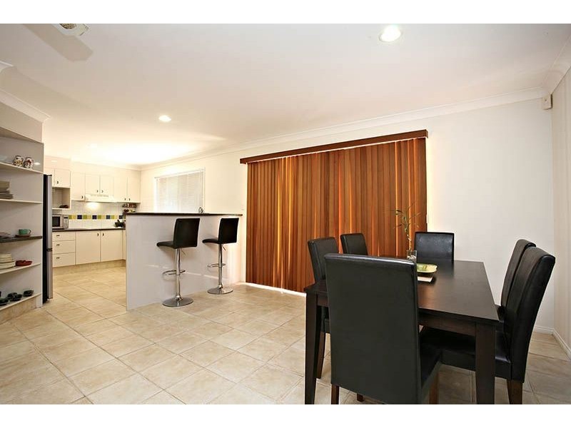 7 Ensenada Court, Broadbeach Waters QLD 4218