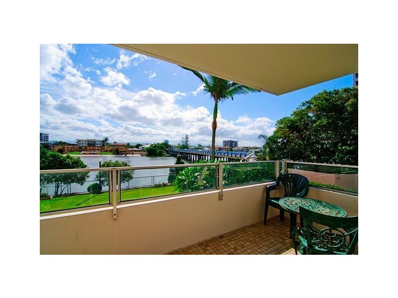 2/40 Ferny Avenue, Surfers Paradise QLD 4217
