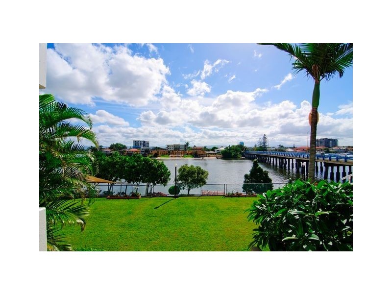 2/40 Ferny Avenue, Surfers Paradise QLD 4217