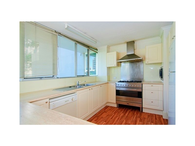 2/40 Ferny Avenue, Surfers Paradise QLD 4217