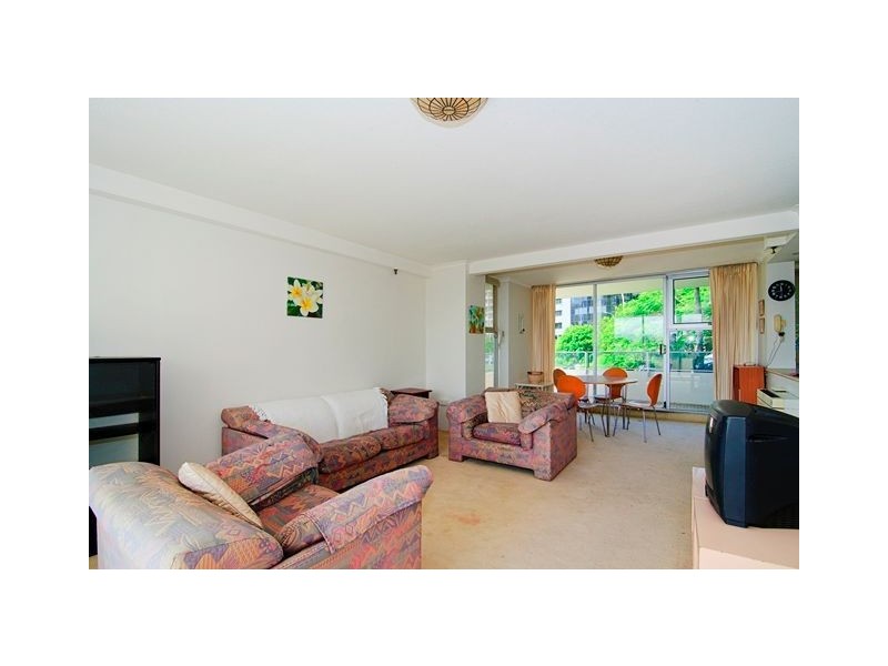 2/40 Ferny Avenue, Surfers Paradise QLD 4217