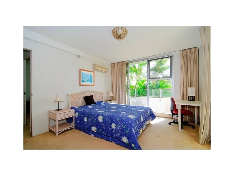 2/40 Ferny Avenue, Surfers Paradise QLD 4217