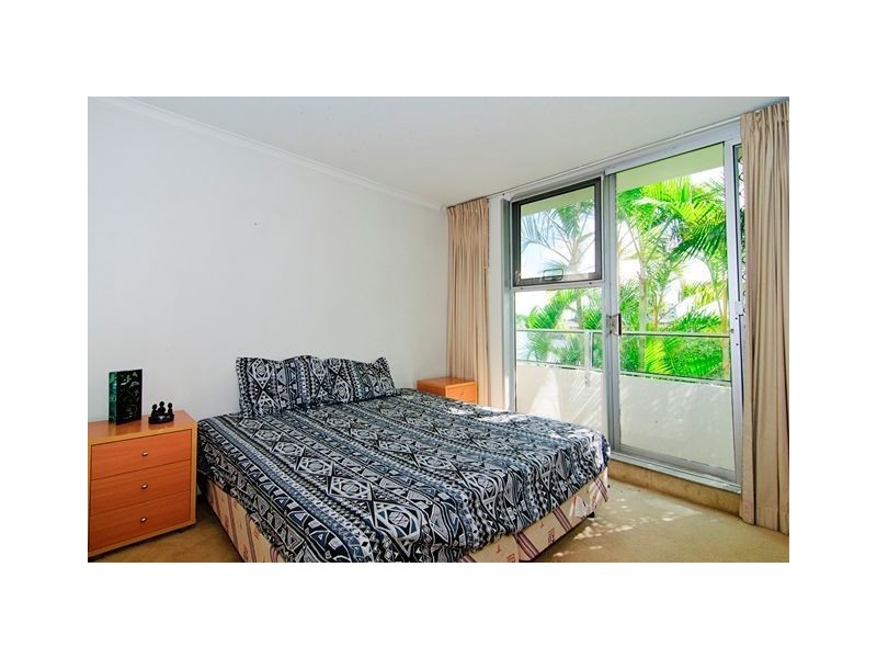 2/40 Ferny Avenue, Surfers Paradise QLD 4217