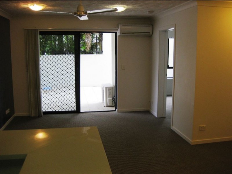 2/15 Lloyd St, Southport QLD 4215