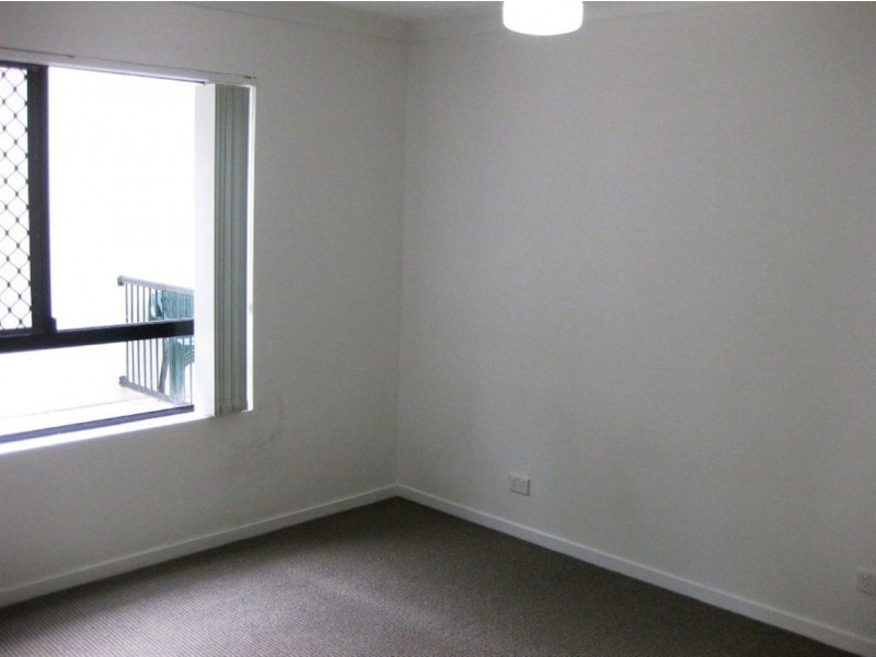 2/15 Lloyd St, Southport QLD 4215