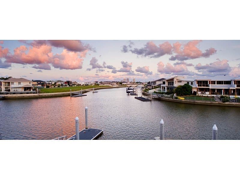 1/43 Compass Drive, Biggera Waters QLD 4216