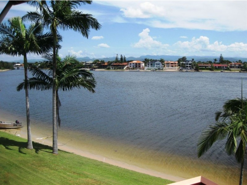 13/29 Duet Drive, Mermaid Waters QLD 4218