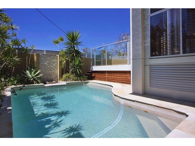 11 Wave Street, Mermaid Beach QLD 4218