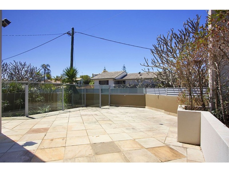11 Wave Street, Mermaid Beach QLD 4218
