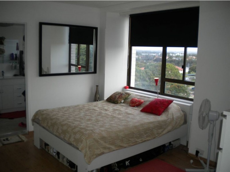 13 Fairway Drive, Clear Island Waters QLD 4226