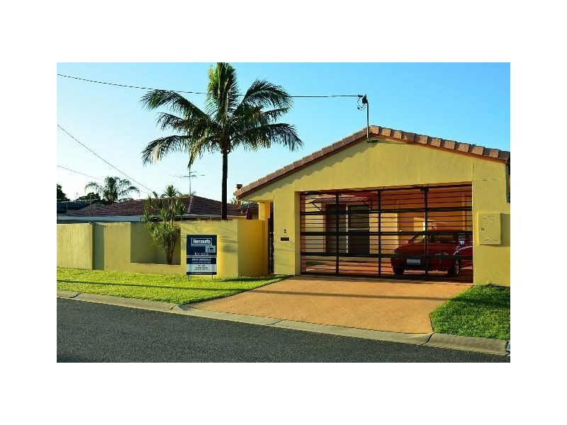2 Monte Vista Court, Broadbeach Waters QLD 4218
