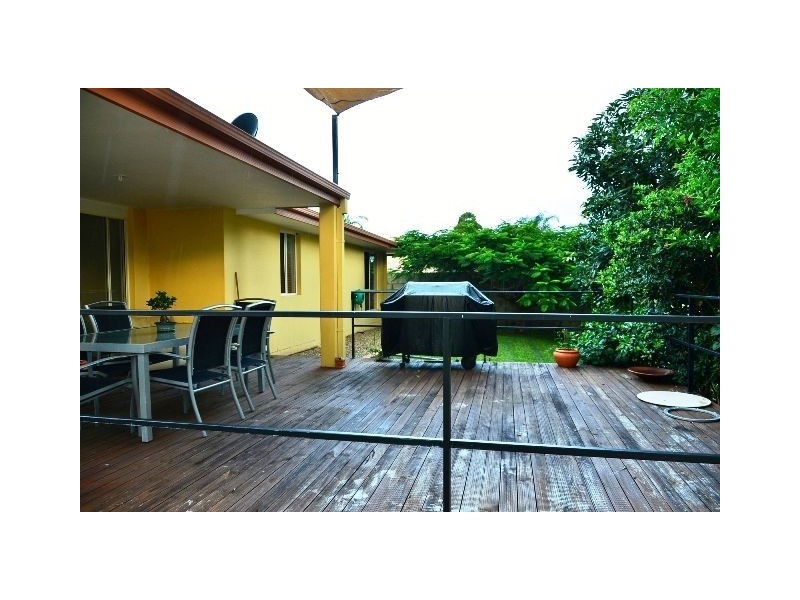 2 Monte Vista Court, Broadbeach Waters QLD 4218