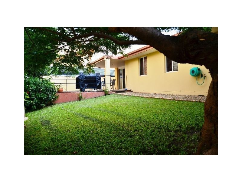 2 Monte Vista Court, Broadbeach Waters QLD 4218